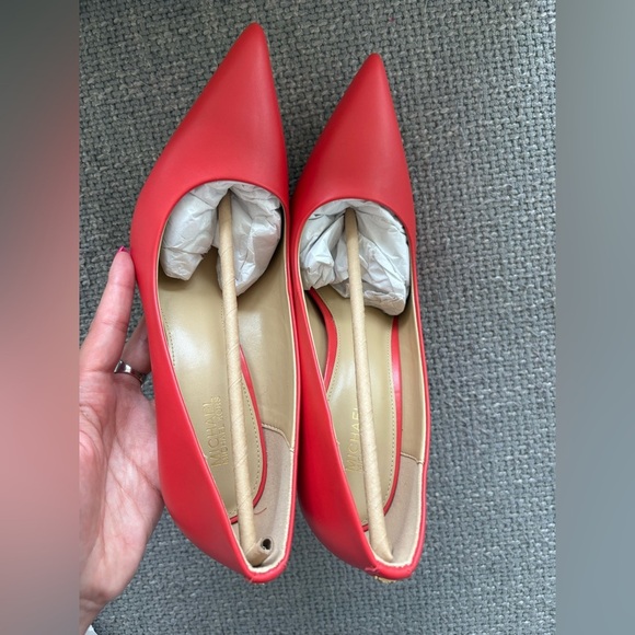 Michael Kors Leather Pointed-Toe Pumps – Size 8 – NWT with Box (Not Outlet) - Picture 11 of 12